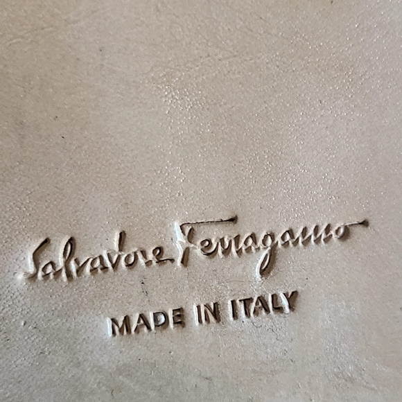 Salvatore Ferragamo riding boot. Length 18 inches - Picture 4 of 5